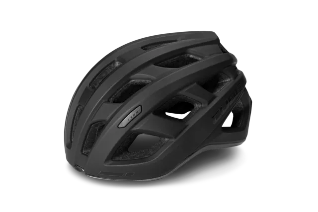 Nahaufnahme des CUBE Helm ROAD RACE, ein schwarzer Helm mit großen Belüftungsöffnungen und silbern glänzendem "CUBE"-Schriftzug auf einer matten Oberfläche. Die Polsterung und die Materialstruktur des Helms sind deutlich zu erkennen. Erhältlich bei Mr. Bike Lichtenfels., Ansicht 5