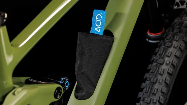 Das CUBE Stereo ONE55 C:62 TM 29 olive'n'chrome ist ein modernes, olivgrünes, vollgefedertes Mountainbike mit Maxxis-Reifen, Scheibenbremsen und einem schnittigen Rahmen - seitlich auf weißem Hintergrund abgebildet. Erhältlich bei Mr. Bike Lichtenfels., Ansicht 9