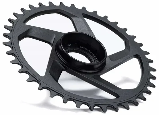 Das ACID Kettenblatt HYBRID PRO HPA ist ein schwarzes, rundes Kettenblatt mit gleichmäßigen Zahnabständen für Mountainbike-Kurbelsätze, das von Mr. Bike Lichtenfels entworfen wurde und auf weißem Hintergrund abgebildet ist., Ansicht 2