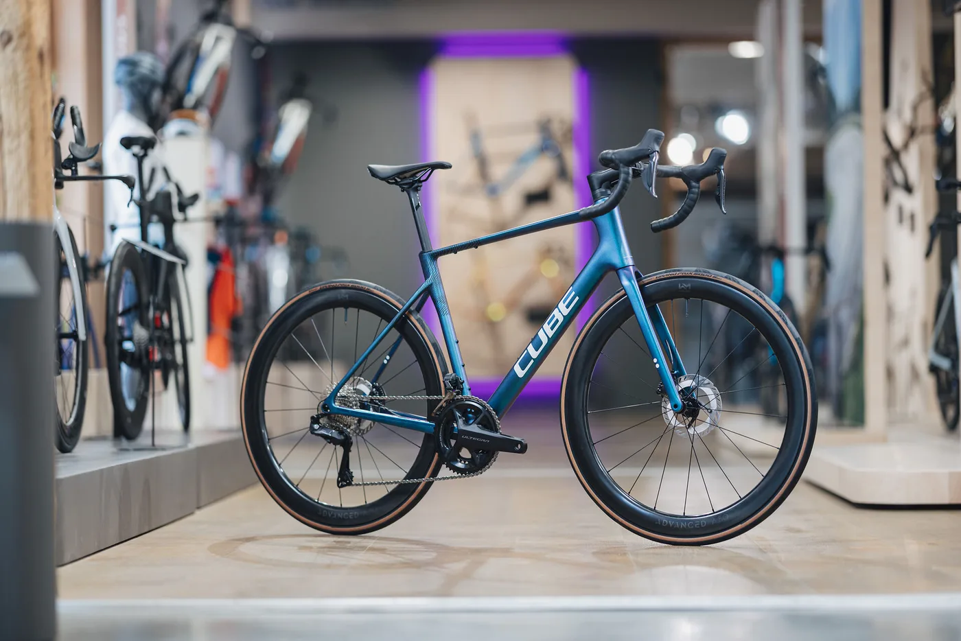 CUBE Rennrad im Showroom von Mr. Bike Lichtenfels