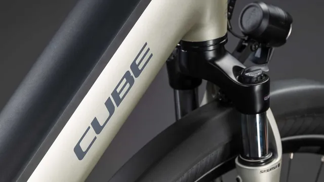 CUBE Supreme RT Hybrid Comfort EXC 600 champagne´n´grey, Ansicht 3