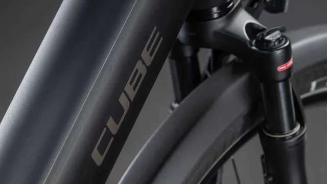CUBE Supreme RT Hybrid Deluxe EX 600 black´n´chrome, Ansicht 3