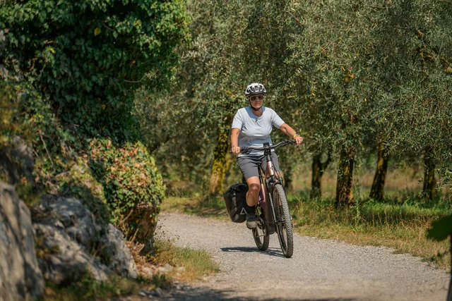 CUBE Nuride Hybrid 2027 auf einer Tour am Gardasee