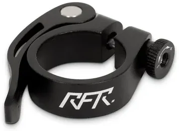 Eine schwarze RFR Sattelklemme mit Schnellspanner, mit Hebel und Schraube sowie weißem RFR-Logo an der Seite, von Mr. Bike Lichtenfels, ist auf einem schlichten weißen Hintergrund fotografiert., Ansicht 2