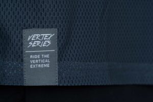 CUBE VERTEX Rundhalstrikot langarm