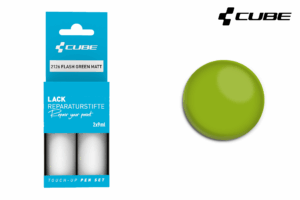 Links ist ein CUBE Lackstift Set FLASH GREEN matt 2126 von Mr. Bike Lichtenfels in blauer Verpackung abgebildet, rechts ein rundes Stück des leuchtend grünen Lacks.