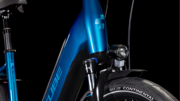 CUBE Supreme Hybrid Pro 625 electricblue´n´blue – Bild 13