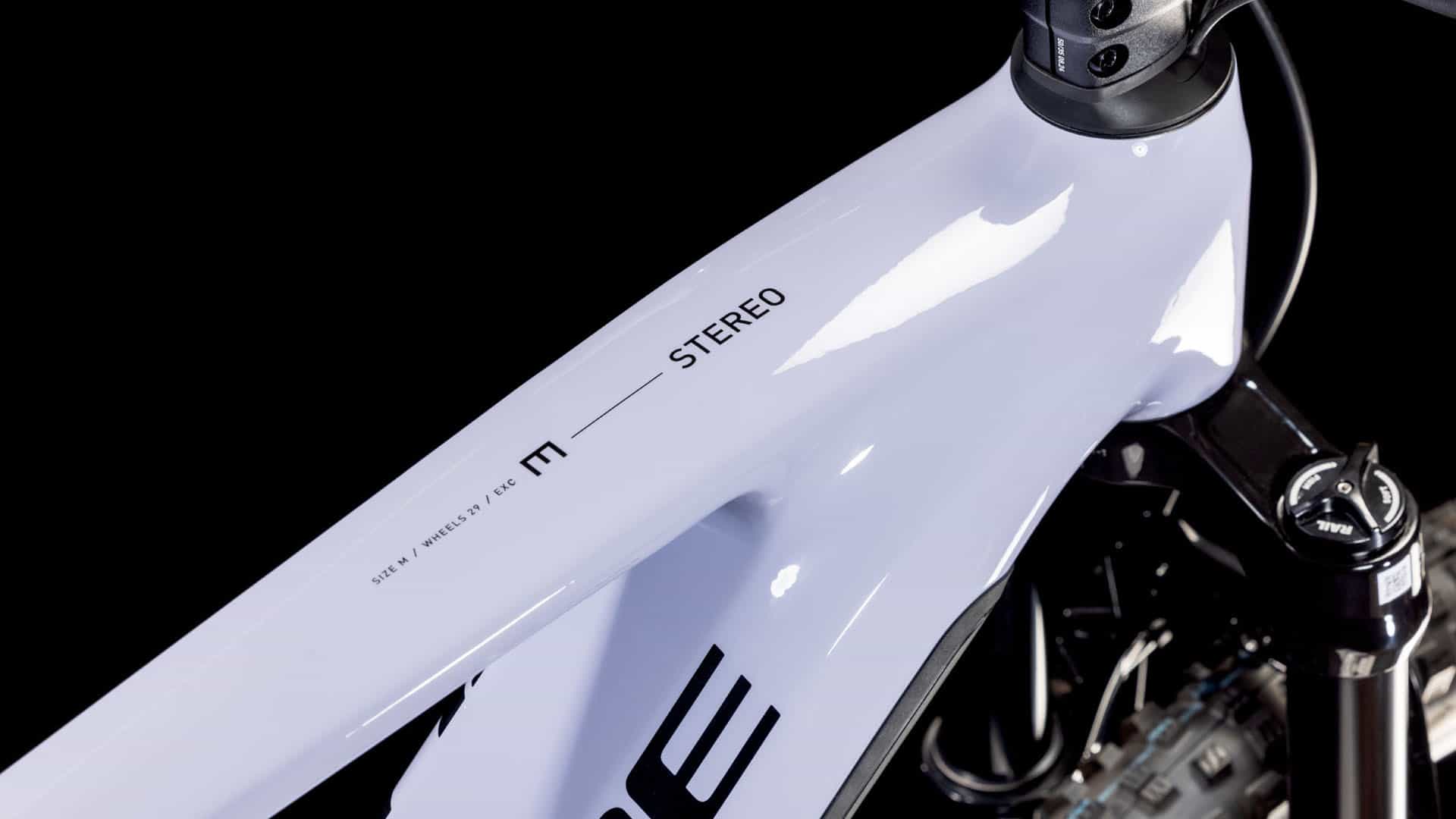 Cube Stereo Hybrid ONE44 EXC 800 cyclamen´n´black